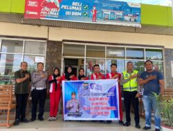Satlantas Menyapa Serta Menghimbau Pekerja SPBU Taati Berlalu Lintas