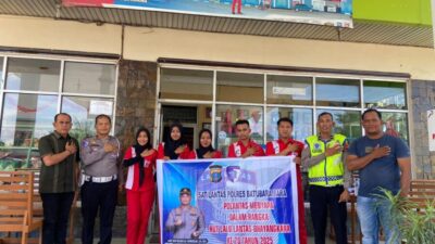 Satlantas Menyapa Serta Menghimbau Pekerja SPBU Taati Berlalu Lintas