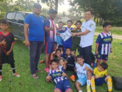 Club Sepak Bola Persedes Ucapkan Terima Kasih Atas Bantuan Peralatan Olahraga