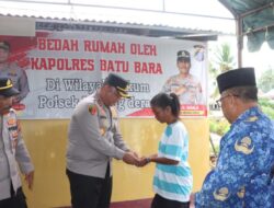 Rumah Br. Aritonang Direnovasi, Kapolres Serahkan Kunci Rumah