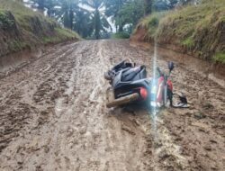 Nanggar Bayu Kembali Terisolir, Jalan Berlumpur Menjadi Ancaman Warga