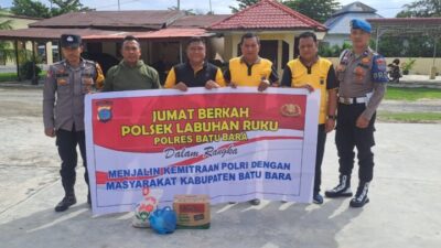 Kapolsek Labuhan Ruku Peduli Sesama, Salurkan Paket Sembako untuk Kaum Dhuafa