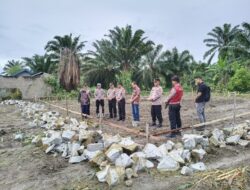 Awali Pembangunan, Kapolsek Letakkan Batu Pertama Dapur SPPG Polres Batubara