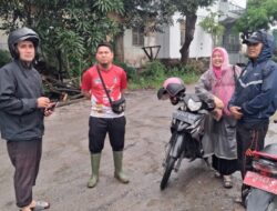 Kades Tanah Merah Tinjau Warga Dampak akibat banjir