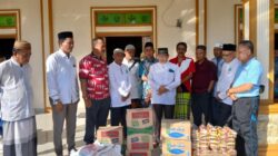Mui Batubara Serahkan Bantuan Sembako untuk Korban Banjir di Desa Padang Genting