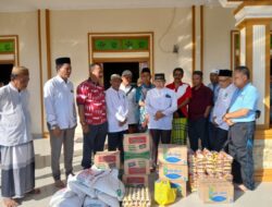 Mui Batubara Serahkan Bantuan Sembako untuk Korban Banjir di Desa Padang Genting