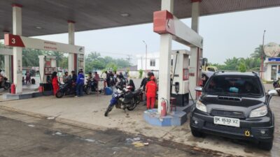 Layanan SPBU Sumber Padi Berangsur Normal, Pembeli Jeriken Tumbuh Menjamur