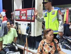 Kelangkaan BBM, Polisi di Batu Bara Gerak Cepat Tertibkan Antrian Pembeli di Pertamina