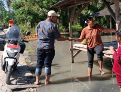 Layanan Kesehatan Tetap Jalan: Meski Banjir, Pusling Roda Dua Layani Warga