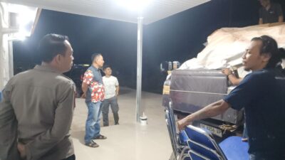 Kapolsek Tinjau dan Cek Barang Masuk Mobiler MBG