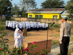 Melalui Program Police Goes To School, Kanit Kamsel Tekankan Pentingnya Tertib Berlalu Lintas