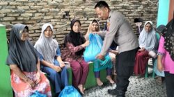 Jumat Berkah Kapolsek Gelar Cooling System, Warga Terima Sembako
