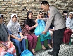 Jumat Berkah Kapolsek Gelar Cooling System, Warga Terima Sembako