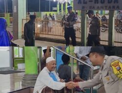 Berikan Rasa Aman di Bulan Ramadan, Personil Polsek Kawal Ibadah Tarawih