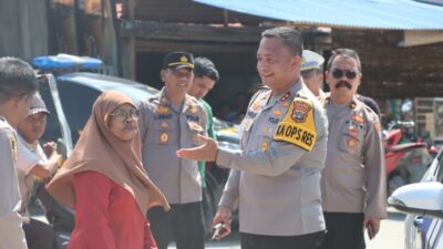Sambang ke Medang Deras, Kapolres Batu Bara Serukan Perang terhadap Narkoba dan Salurkan Bantuan Sosial