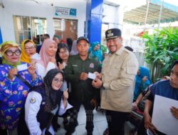 Tinjau Pelaksanaan Berlayar, Bupati Ingatkan Warga untuk Gaya Hidup Sehat