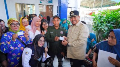 Tinjau Pelaksanaan Berlayar, Bupati Ingatkan Warga untuk Gaya Hidup Sehat