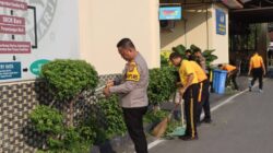Kapolres Ajak Seluruh Personel Kurve, Mari Bersama Jaga Kebersihan Lingkungan