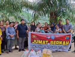 Kasat Narkoba Polres Batu Bara Tebar Kebaikan di Jumat Berkah