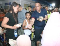 Kapolres Berikan Semangat, Melalui Upah-Upah Korban Kapal Karam