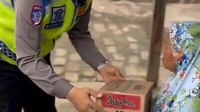 Semangat Ramadan, Kanit Gakkum Sisihkan Waktu untuk Aksi Jumat Berkah