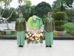 Ketua Persit KCK Cabang XXXV Dim 0208 Pimpin Ziarah Rombongan di TMP Kisaran