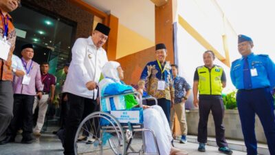 Lepas Keberangkatan Jemaah Calon Haji Batu Bara ke Tanah Suci, Bupati Doakan Baik-baik di Sana