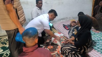 Kasat Narkoba Berbagi Kepada Warga, Doakan Batu Bara Bersih dari Bahaya Narkoba