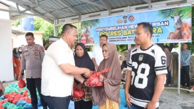 Polres Batu Bara Tebar Daging Kurban untuk Masyarakat di Idul Adha 1447