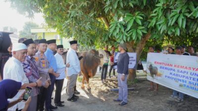 Kapolres Saksikan Penyerahan Bantuan Hewan Kurban Presiden untuk Masyarakat