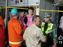 PT Inalum Turunkan Damkar untuk Jinakkan Api yang Melalap Toko Sepeda di Indrapura
