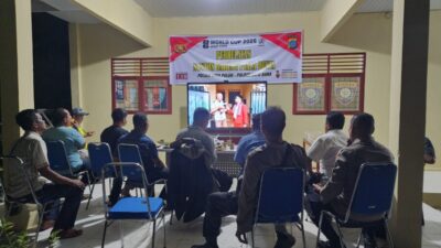 Polsek Lima Puluh Gelar Nobar Piala Dunia 2026, Pererat Kebersamaan dengan Masyarakat