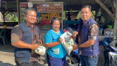 Peduli Warga, Jumat Berkah Satreskrim Polres Batu Bara Bagikan Sembako