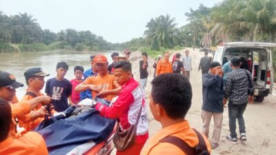 Bersama BPBD dan Warga Temukan Korban Diduga Hanyut di Sungai Dalu-Dalu