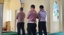 Usai Bertugas Mengatur Arus Lalu Lintas, KBO Satlantas Polres Batu Bara Tunaikan Salat Zuhur Berjemaah
