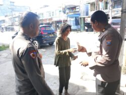 Bentuk Kepedulian Iptu Andi Situmorang, Berikan Makanan kepada Warga ODGJ di Tengah Tugas Pelayanan