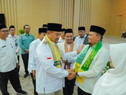 Bupati Tepung Tawar Jemaah Haji, Tegaskan Komitmen Tingkatkan Pelayanan Haji di Batu Bara