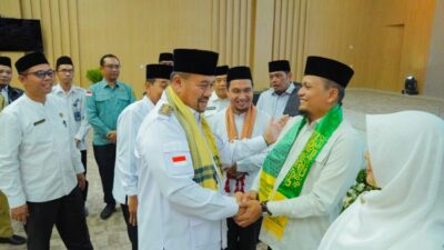 Bupati Tepung Tawar Jemaah Haji, Tegaskan Komitmen Tingkatkan Pelayanan Haji di Batu Bara