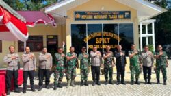 Danramil 03 Lima Puluh Berikan Surprise Kue Tart, Ucapkan Selamat HUT Bhayangkara ke-80 kepada Kapolsek Lima Puluh