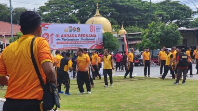 Tarik Tambang Warnai Semarak HUT RI ke-81 di Polres Batu Bara