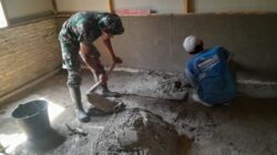 Sebelumnya Berlantaikan Tanah Beralaskan Tikar, Kini Ibu Paijem Nikmati Lantai Rumah yang Layak Berkat Satgas TMMD Ke-129 Kodim 0208/Asahan