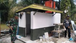 Abaikan Hari Libur, Pasiter Kodim 0208/Asahan Kontrol Renovasi MCK Mushollah Al Maghribi