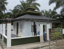 Siang Malam Tak Kenal Lelah, Satgas TMMD ke-129 Kodim 0208/Asahan Kebut Renovasi Mushollah Al Maghribi