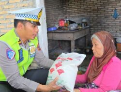 Polres Batu Bara Salurkan Bantuan Sembako kepada Masyarakat di Minggu Kasi