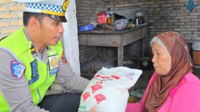 Polres Batu Bara Salurkan Bantuan Sembako kepada Masyarakat di Minggu Kasi