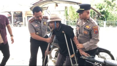 Prihatin Melihat Kondisi Warga, Kapolres Batu Bara Berikan Kursi Roda