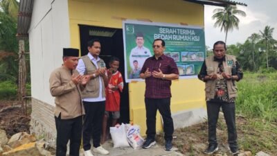 KSJ Serahkan Bantuan Bedah Rumah untuk Muhammad Yusuf di Guntung