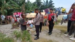 Pasca Rumah Roboh Diterjang Angin Kencang, Kapolsek Lima Puluh Hadir Berikan Bantuan
