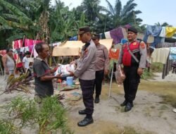 Pasca Rumah Roboh Diterjang Angin Kencang, Kapolsek Lima Puluh Hadir Berikan Bantuan