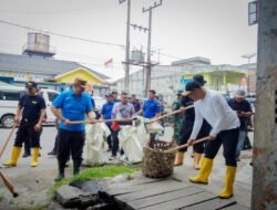 Ciptakan Lingkungan Bersih dan Asri, Bupati Baharuddin Pimpin Gotong Royong di Tanjung Tiram